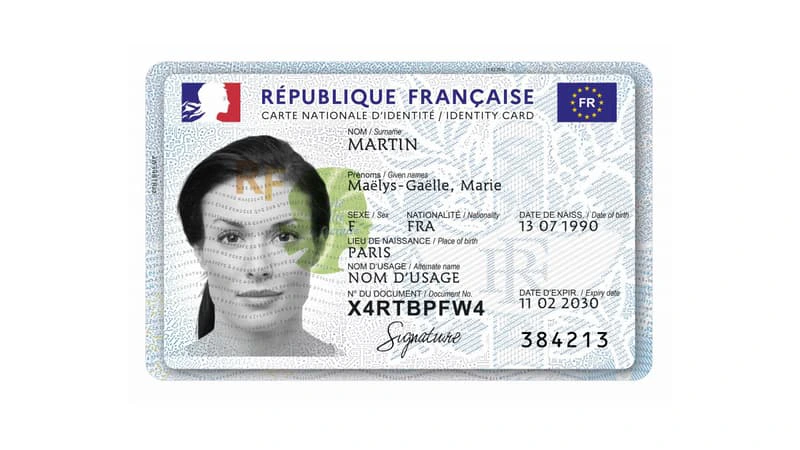 La nouvelle carte d’identité française “biométrique” inclut un QR code et une puce électronique pour avoir accès à une version numérique de ses papiers
